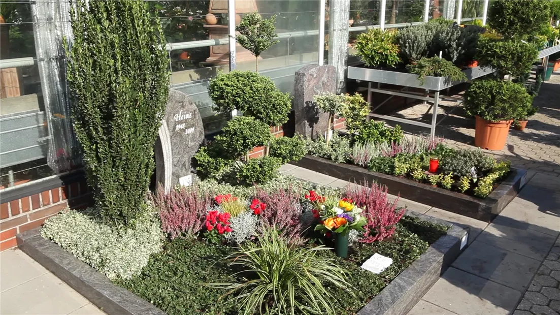 Doppelgrab - Grabbepflanzung für den Herbst (thumbnail).jpg